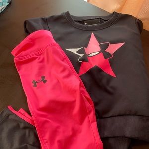 Girls, size 5 under armour long sleeve/pant logo set.